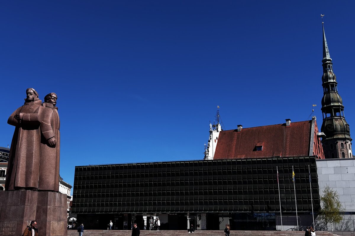 Latvių šaulių paminklas ir Latvijos okupacijos muziejus, Rīga.