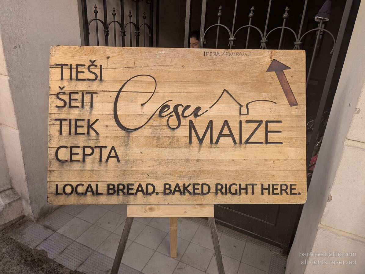 Česu Maize &mdash; vietinė duona, kepama čia pat